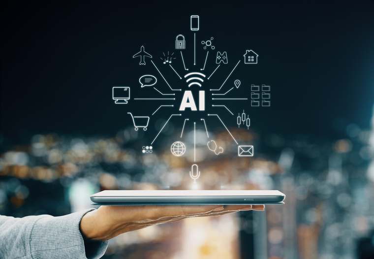 Icônes d'intelligence artificielle au-dessus d'une main